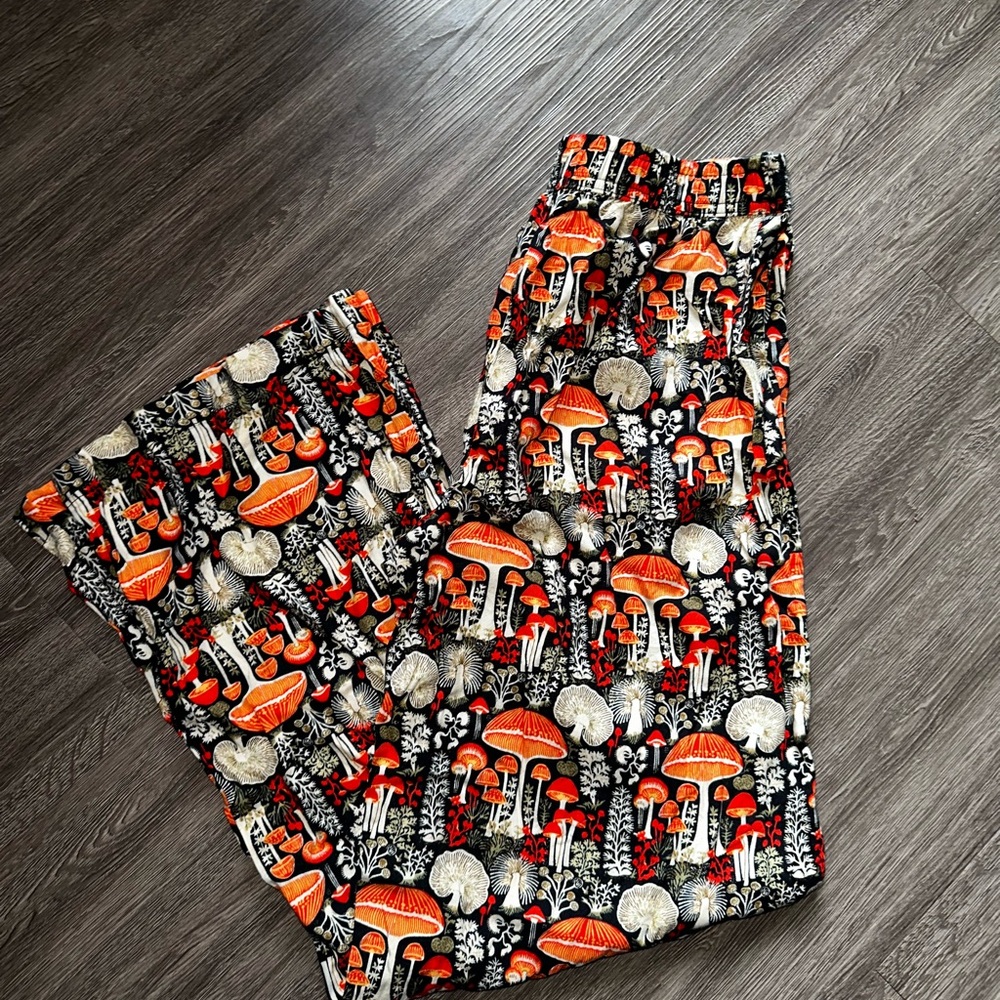 Anthropologie woodland mushroom print - Picture 16 of 16